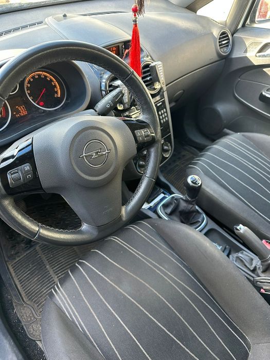 !DE VÂNZARE Opel Corsa!