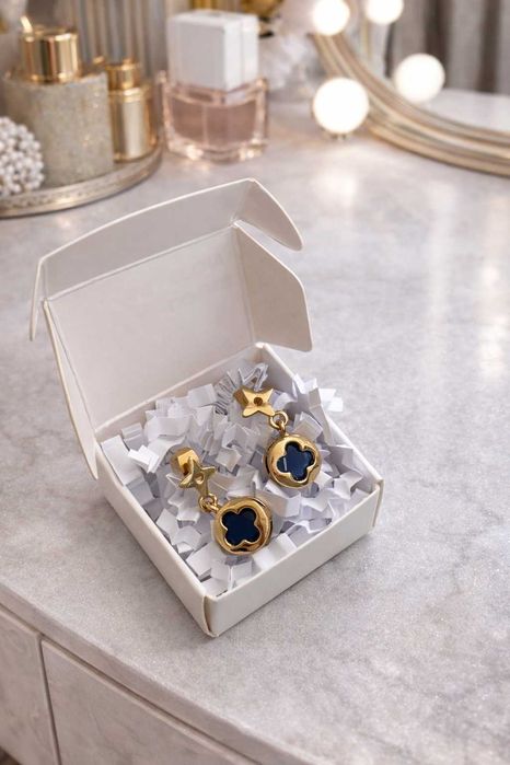 обеци златисти със син цирконии камък ЛВ LV louis vuitton нови с кутия