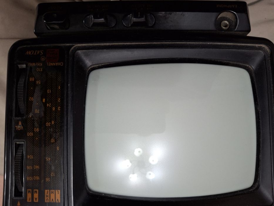 Телевизор   модель LEE-388R220V/500Hz,DC12v ,Kитай.