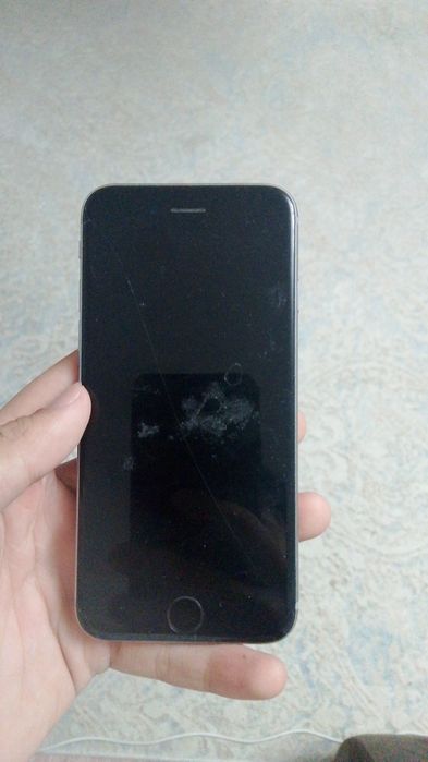 Продаю два Айфона 6  на 32 Гб