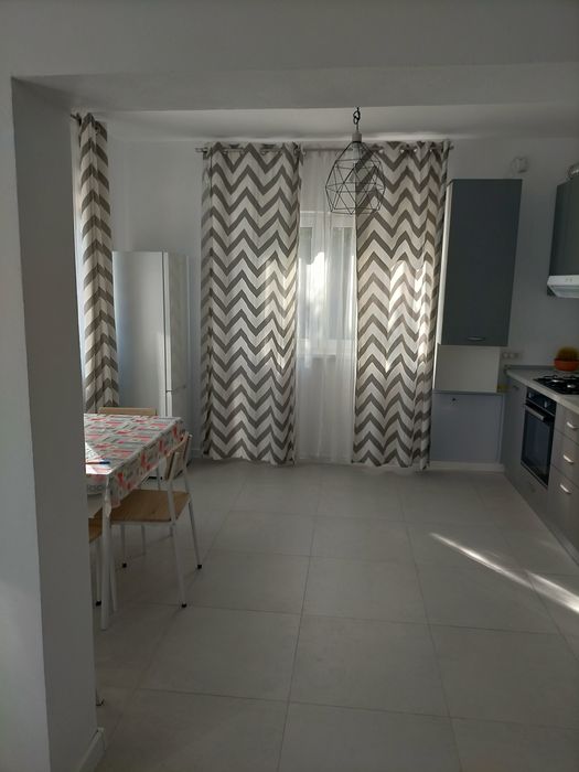 Apartament cu 3camere de închiriat