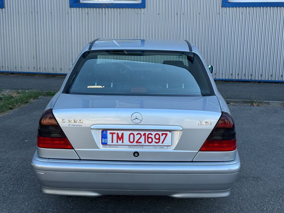 Mercedes C 220 CDI SPORT fara rugina (unic propietar )