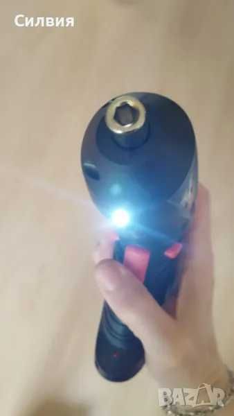 Електрическа отвертка 3.6V + 22 части (НОВА)