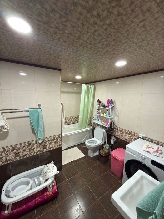 Ховли уй жой сотилади