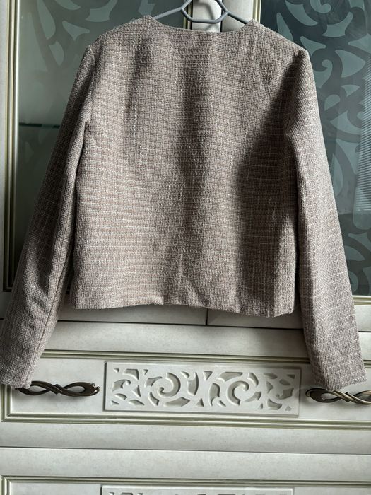 Женский пиджак ( бежевый )