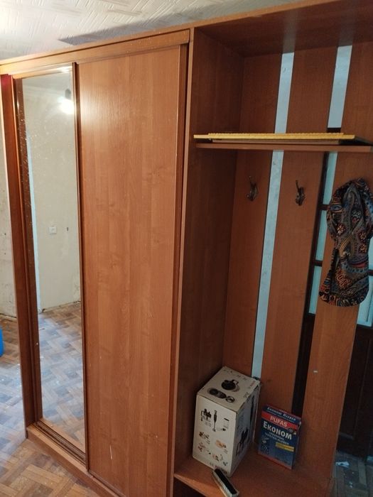 Продам  прихожую