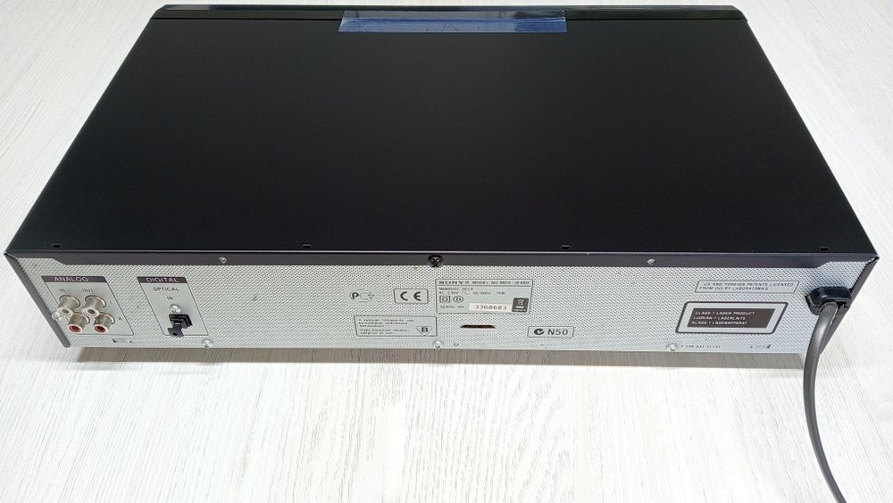 Мини диск проигрыватель в отличном состоянии! Пульт есть! Всё работает