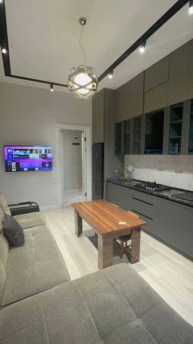 Apartment 3/7/7 with furniture and appliances in Yunus-Abad