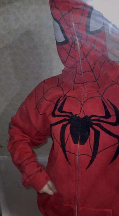 Кофта на замке (человек паук)