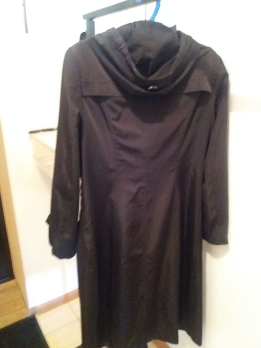 Продаю женский плащ