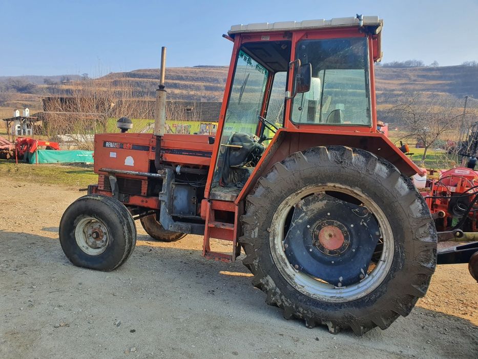 Dezmembram tractor Renault 891