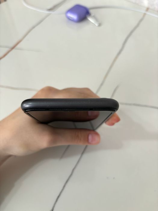 Продам Айфон 11 128гб