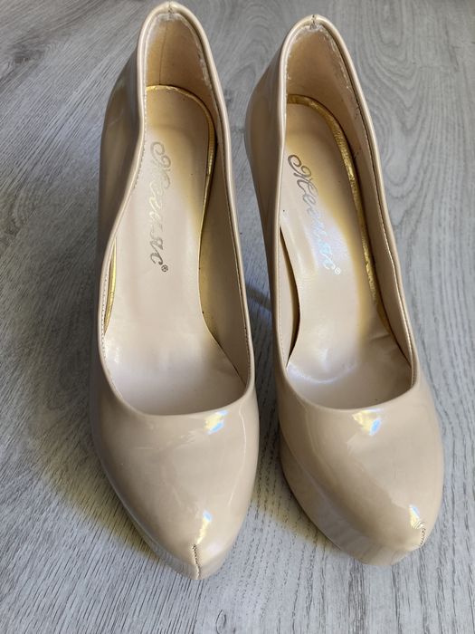 Дамски обувки на ток