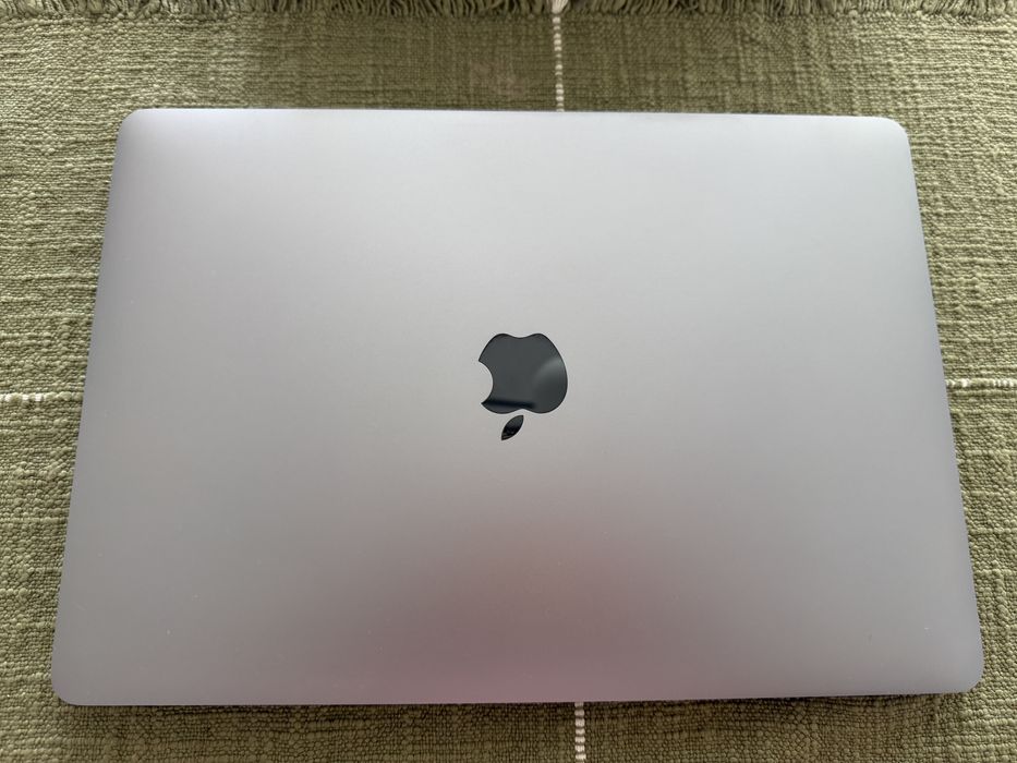 Vând Macbook Pro 13 inch