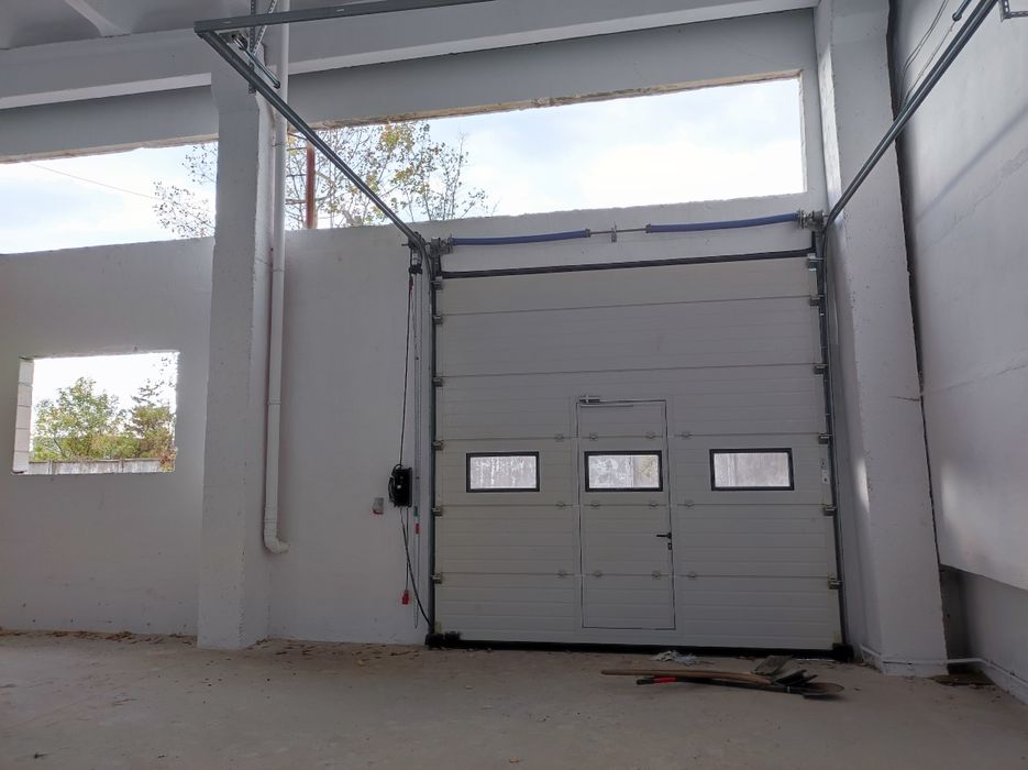 Vanzare teren 21.928 mp și cladiri  3.407 mp depozitare/productie/biro