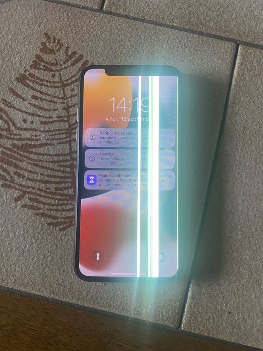 Iphone x cu display defect nu este blocat