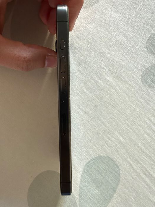 Iphone 15 pro black titanium