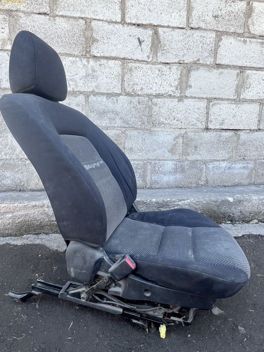 Продам кресло мазда 6 gg