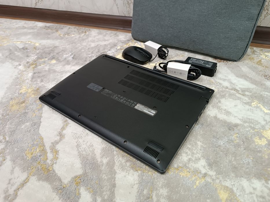 Ноутбук Acer RYZEN 3 + Сумка.