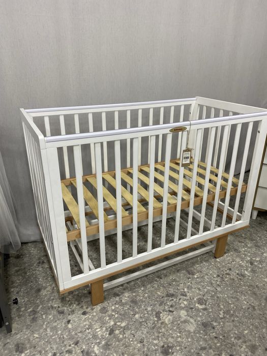 Продам детскую кровать с матрасом