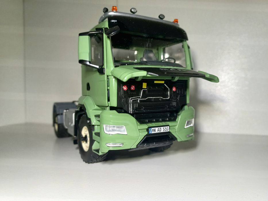 1:32 Wiking MAN TGS 4x4