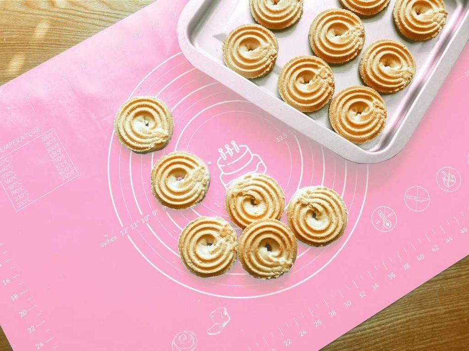 Силиконова постелка за печене, точене и месене