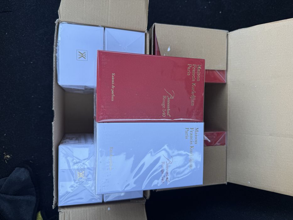 Продам парфюм смотрите фото