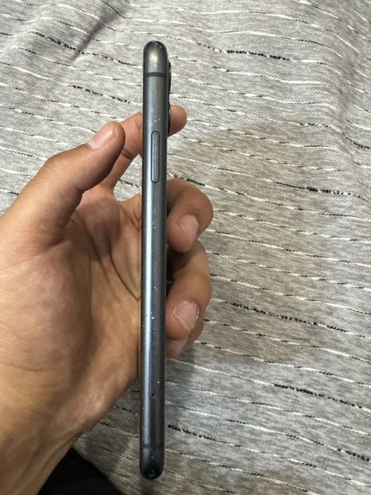 iPhone 11 черного цвета