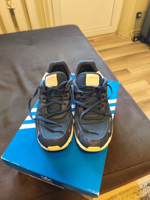 adidasi marimea 37 1/3