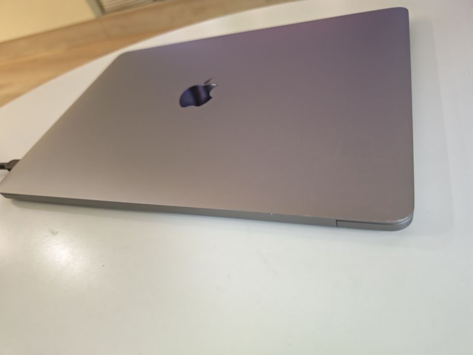 MacBook Pro i7 13.3 16Gb Ram 500Gb Storage