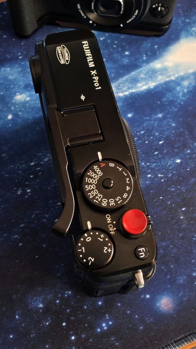 Fujifilm X-Pro1 impecabil la cutie