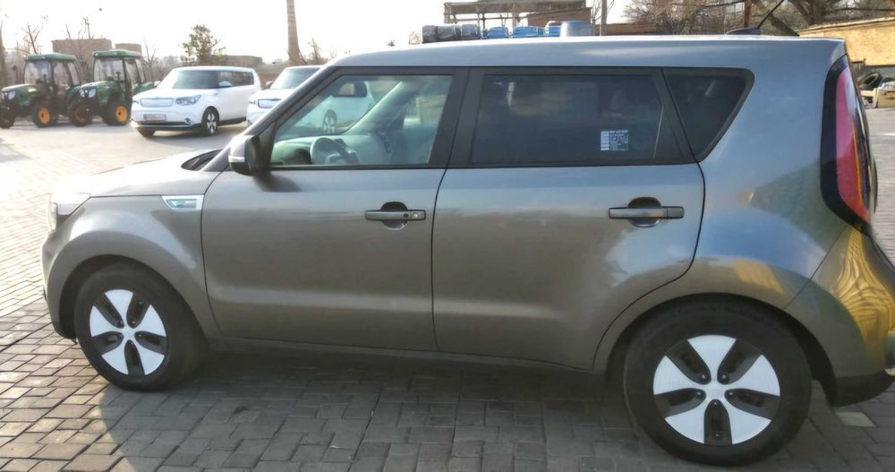 Kia soul ev electrica automata 150cp 2018 30kwfull trapa panoramica piele gri metalizat navigatie geamuri electrice keyles inmatriculata acte valabile