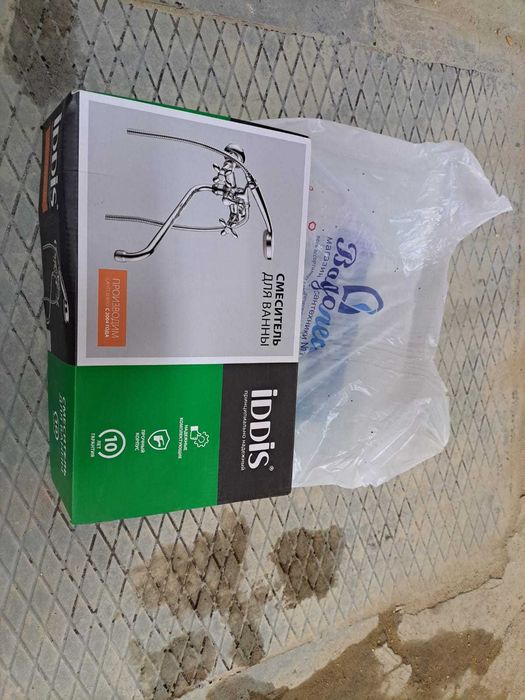 продается смеситель для ванной