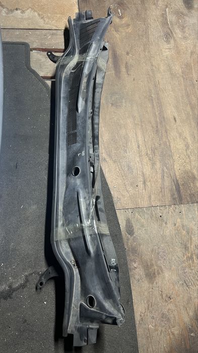 Жабо накладка под дворники Камри 40