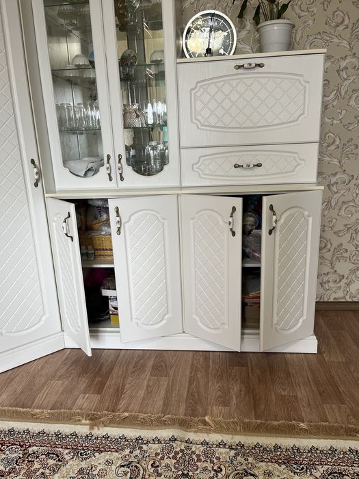 Продам горку в гостиную