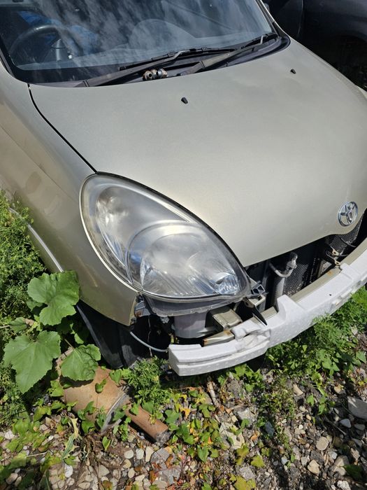 Faruri Facelift Toyota Yaris Verso 2004-2006