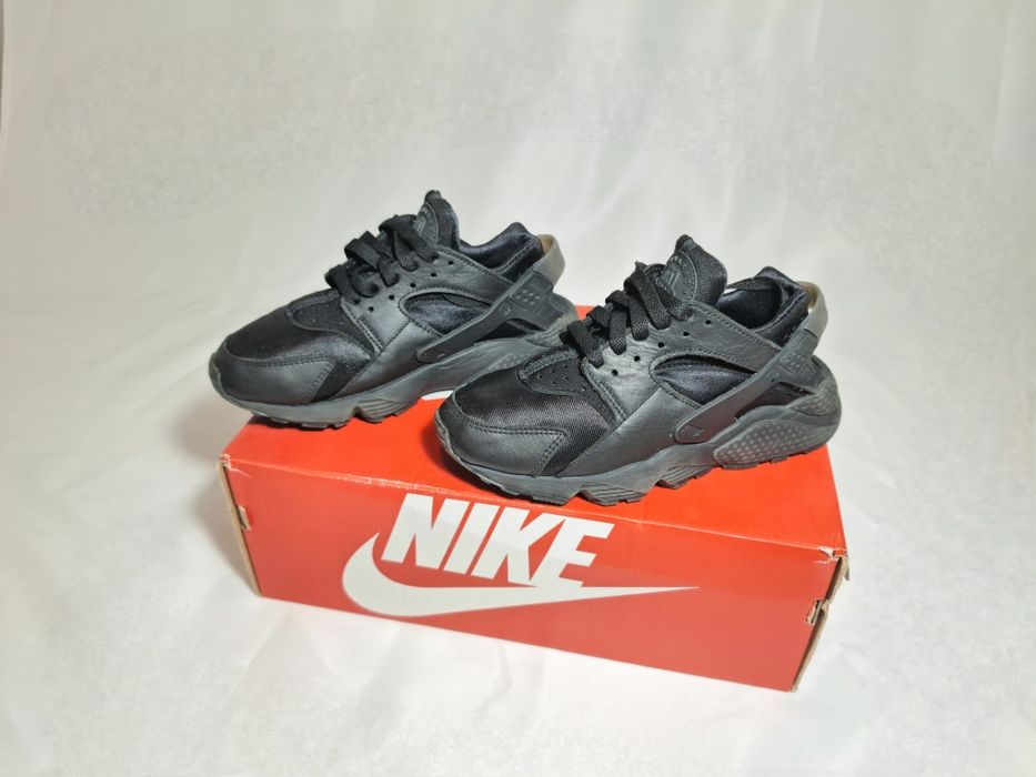 Nike Air Huarache DH4439-001 |

36 | Negru | Originali | Adidaş