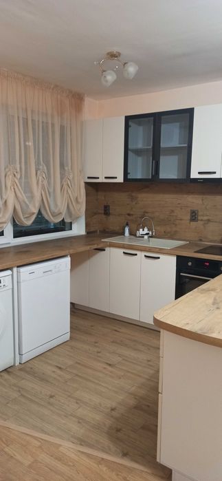 Давам под наем 3-ен апартамент