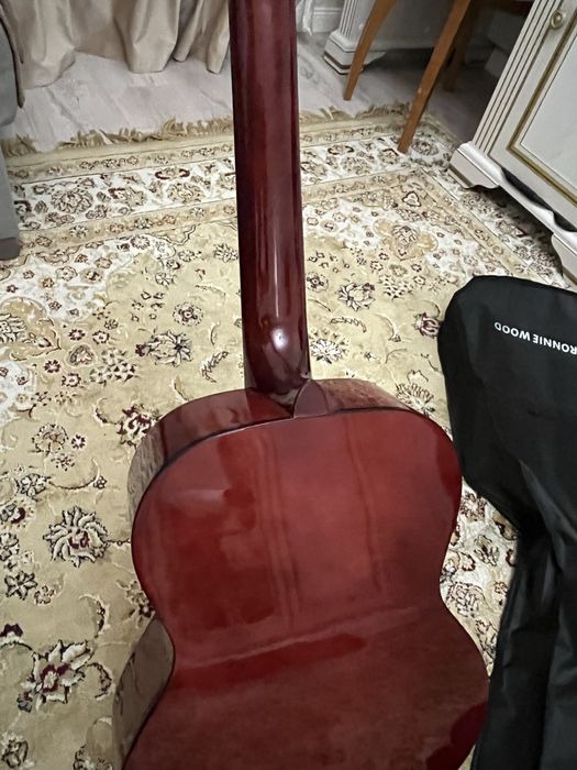 Продам срочно Гитару