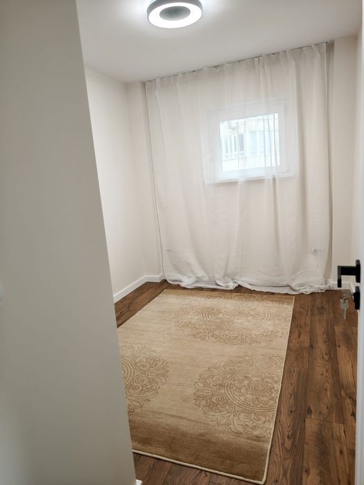 Apartament 3 camere, Astra