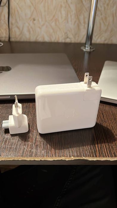 MacBook Pro 16” M1 Pro 16gb ram/500gb ssd