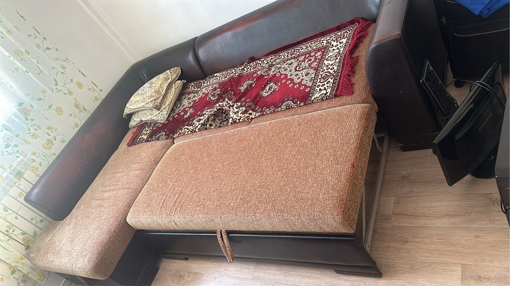 Продам диван срочно