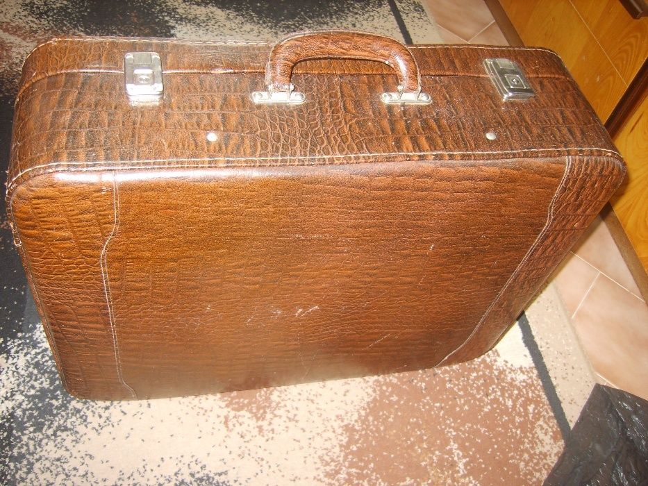 Антики за колекционери-КУФАР, НОЖИЦи, ЮТИИ