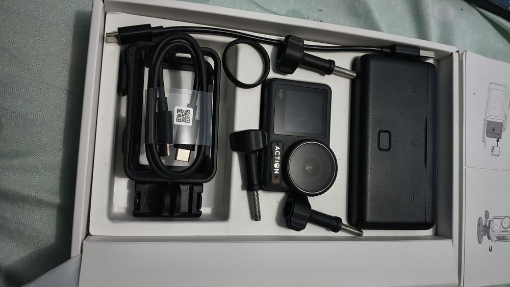 Camera Video Actiune Sport Dji Osmo Action 3 Adventure Combo 4K Noua