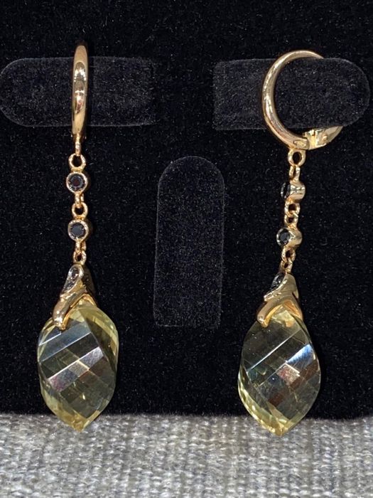 Продам золотые сережки Италия.
