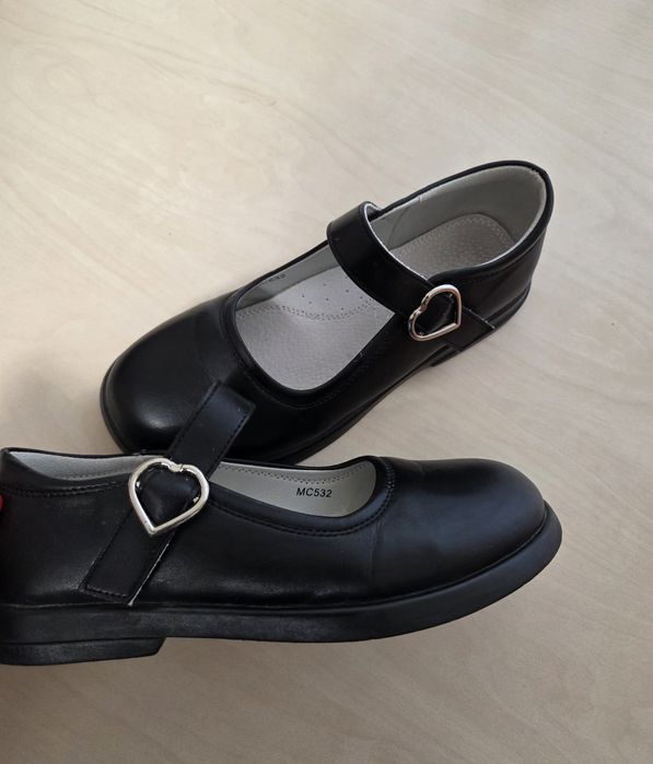 Pantofi din piele fetita, marimea 35, centimentri interior 20.5