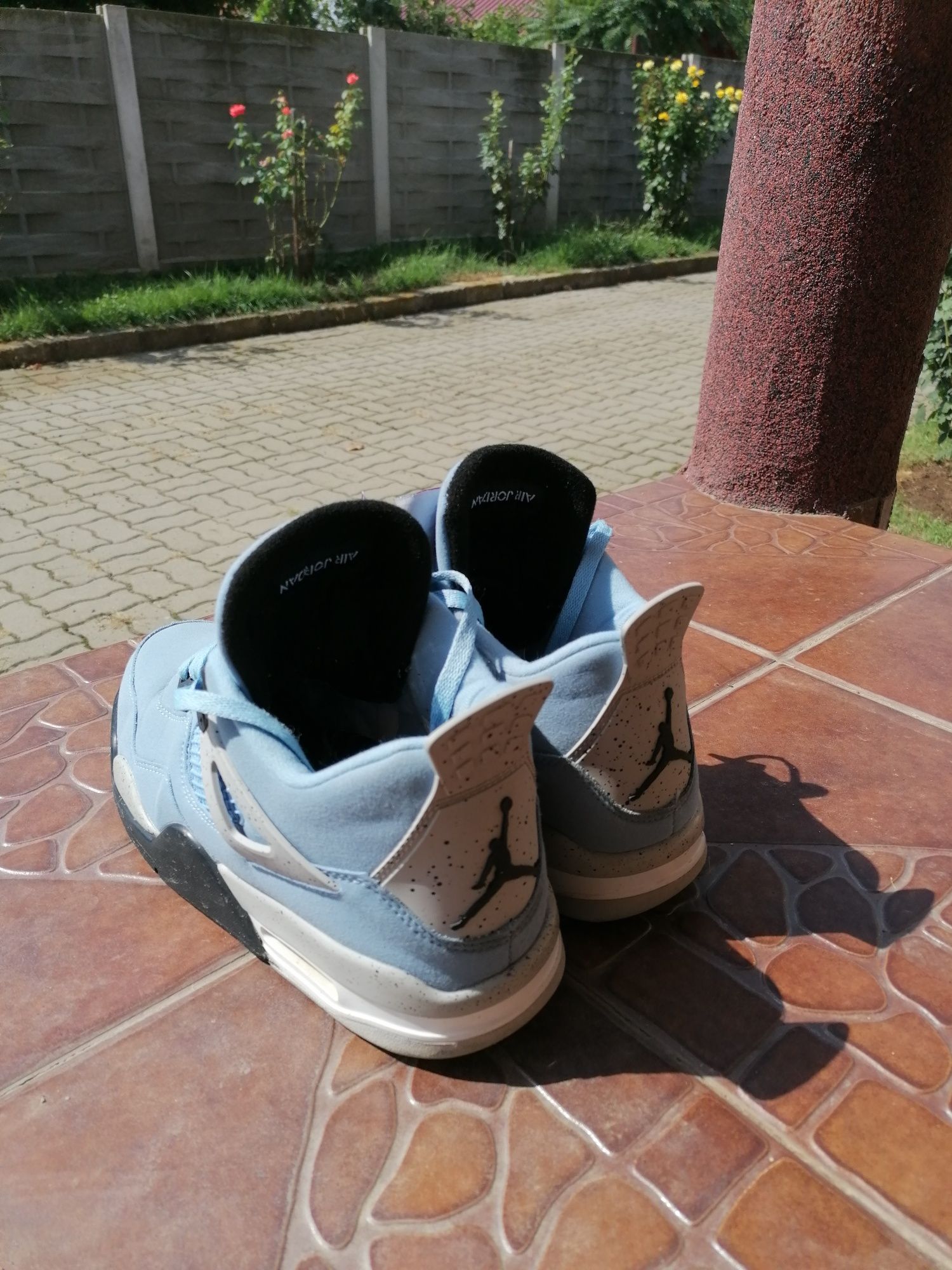 Jordan Retro 4 University Blue 45 Alba Iulia OLX.ro