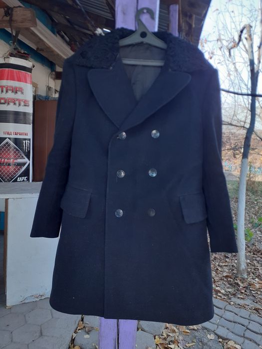 Пальто мужское продаю