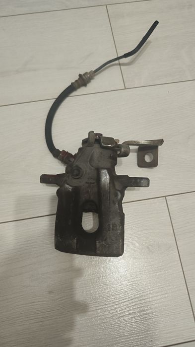 Суппорт Toyota Corolla e140/e150