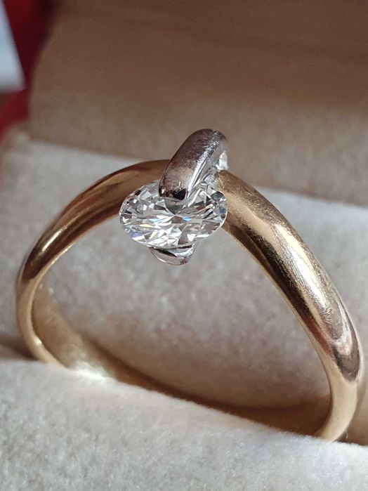 Unicat extravagant aur masiv cu diamant natural urias 0,8ct